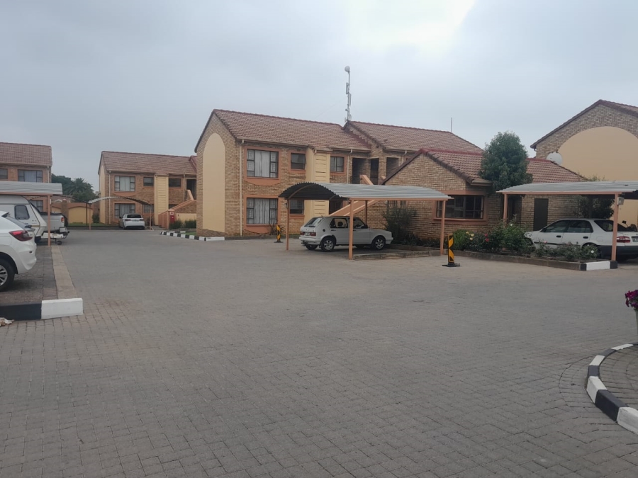 To Let 2 Bedroom Property for Rent in Vaalpark Free State